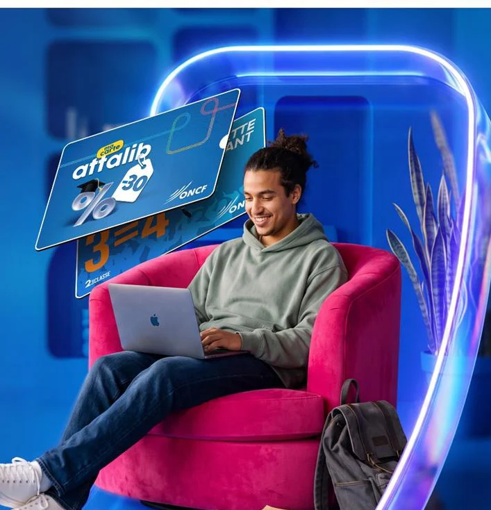 Campagne ONCF : une étudiante achète sa carte Attalib